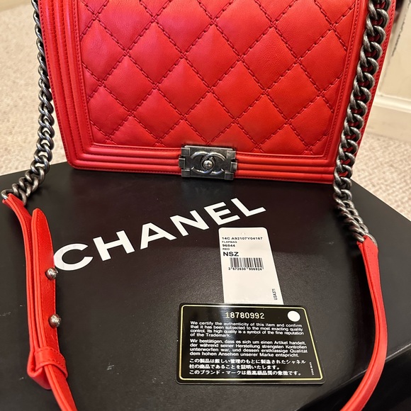 Brand new medium Chanel boy bag. 100% authentic with original card and box - Picture 2 of 8